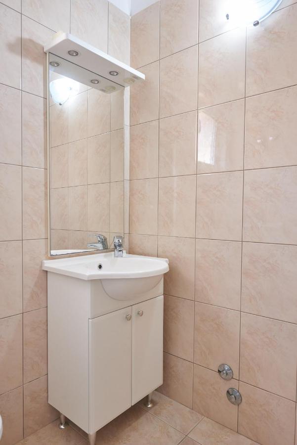 Apartments Lumi Рогозница Экстерьер фото